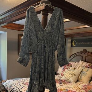 O'Neill Gray Patterned V-Neck Dress